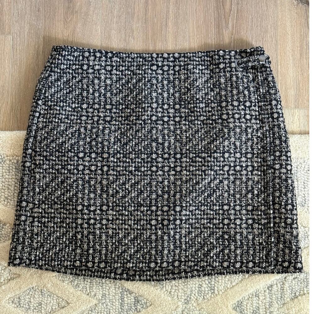 Banana Republic Tweed Mini Skirt Size 12 Black White Boucle Lined Career